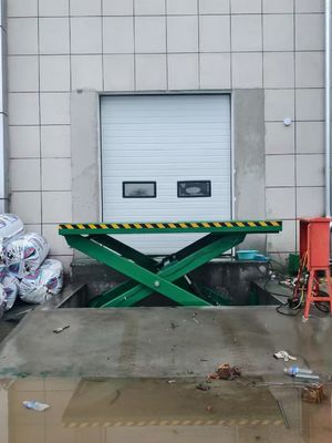 耐久性のあるシザーリフト作業テーブル 産業・商業・物流における長期用